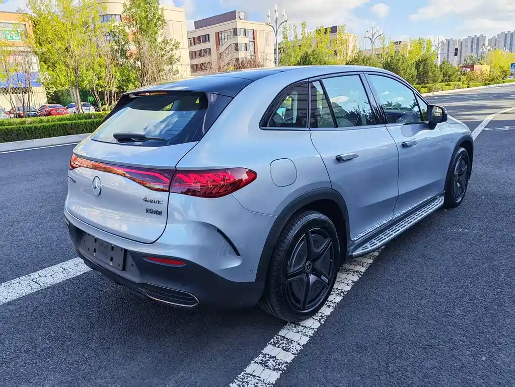 Mercedes-Benz EQE SUV — фото 4