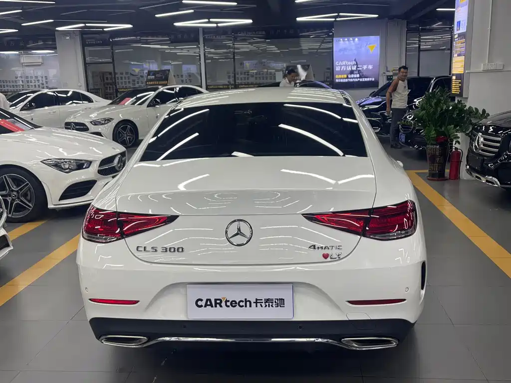 Mercedes-Benz CLS — фото 6