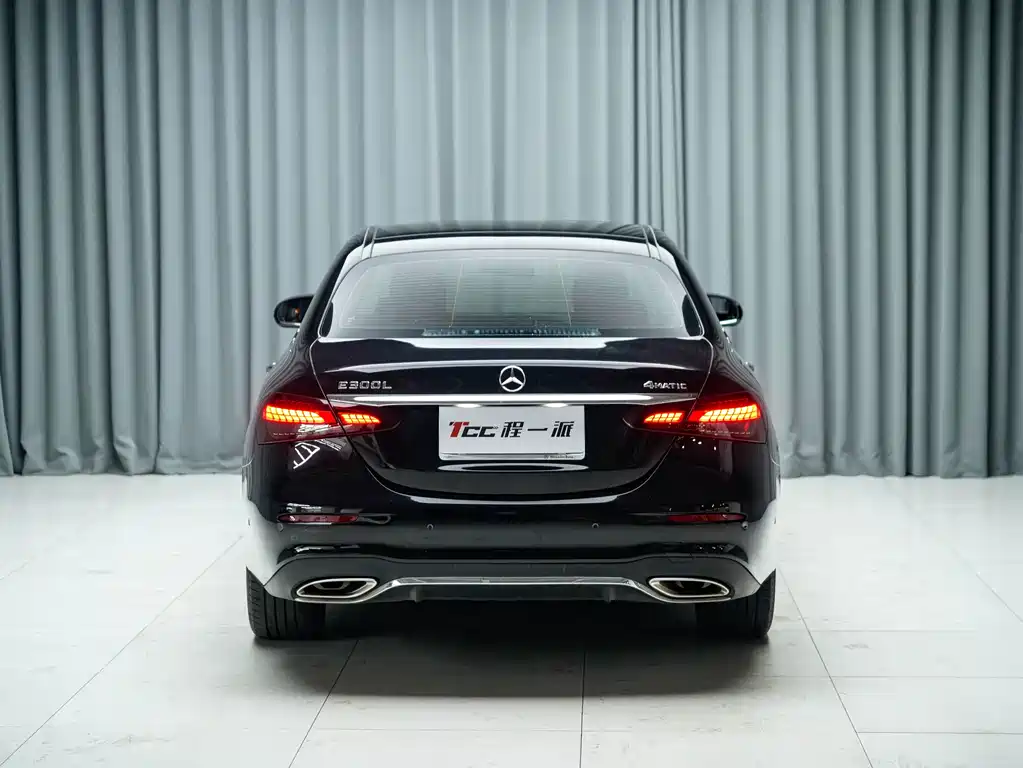 Mercedes-Benz E-Class — фото 11
