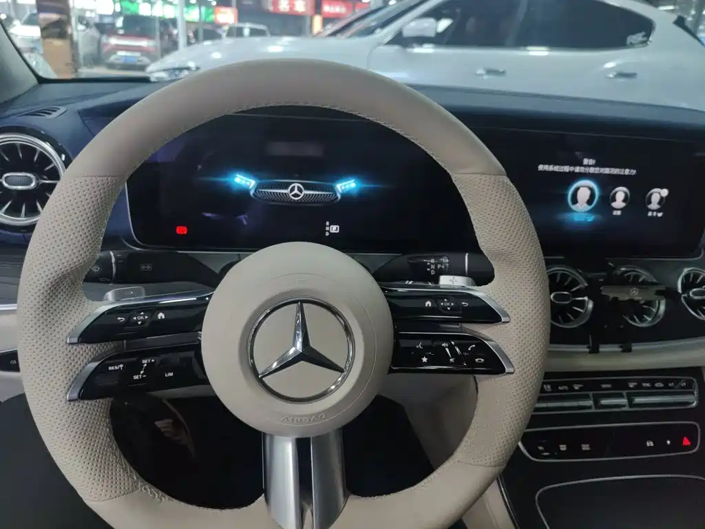 Mercedes-Benz E-Class (Import) — фото 2
