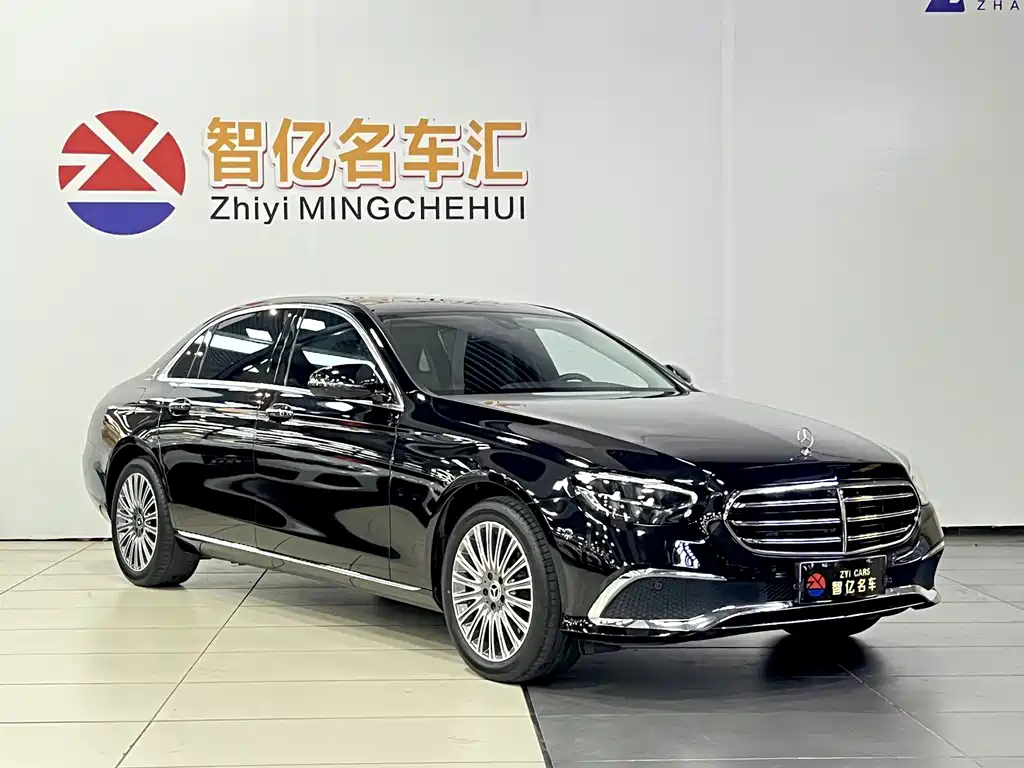Mercedes-Benz E-Class — фото 14