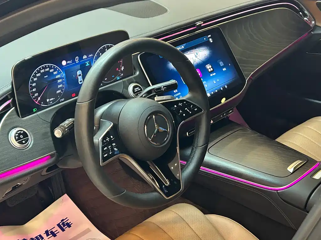 Mercedes-Benz E-Class — фото 9