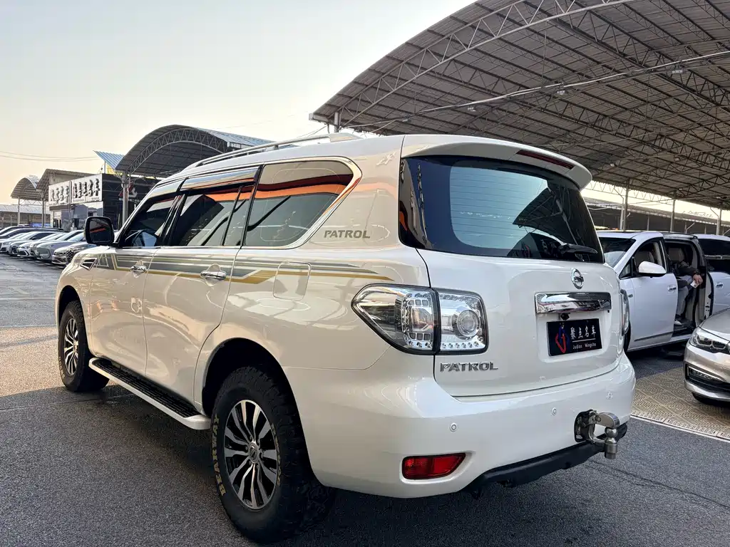 Nissan Patrol — фото 4