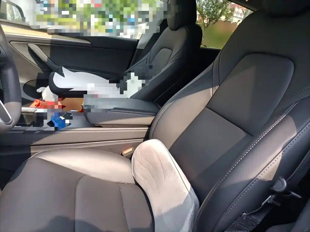 Tesla Model Y — фото 11