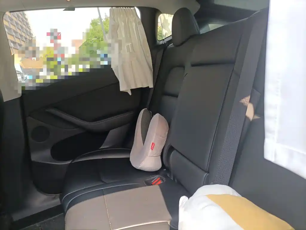 Tesla Model Y — фото 13
