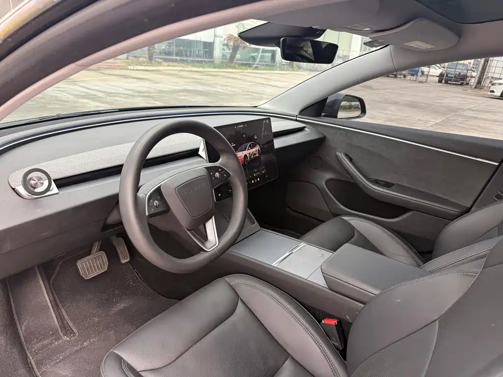 Tesla Model 3 — фото 5