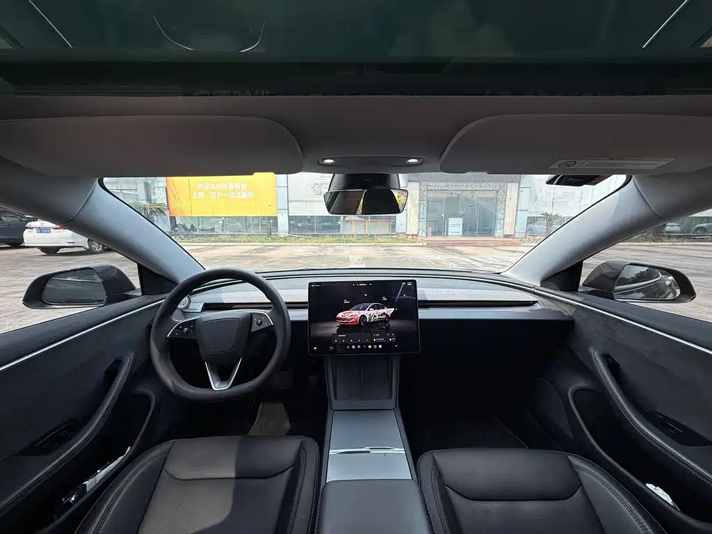 Tesla Model 3 — фото 7