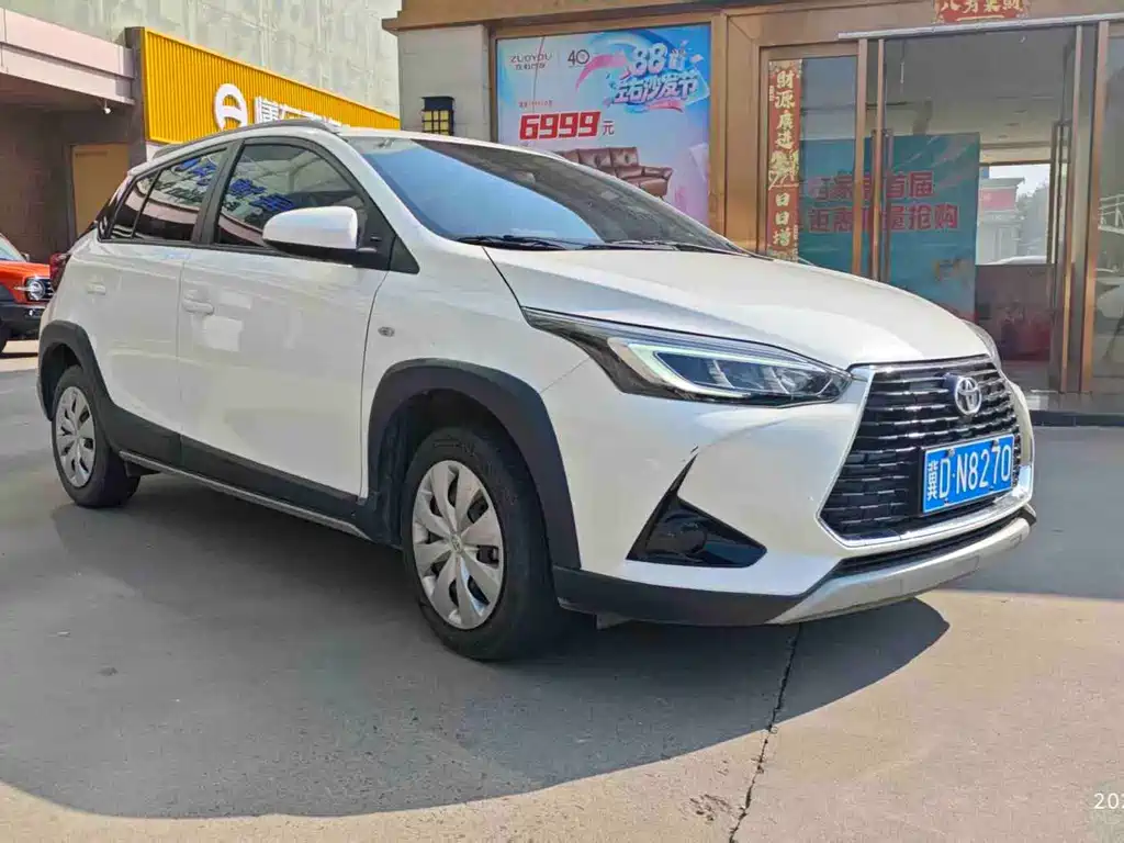 Toyota Yaris L — фото 3