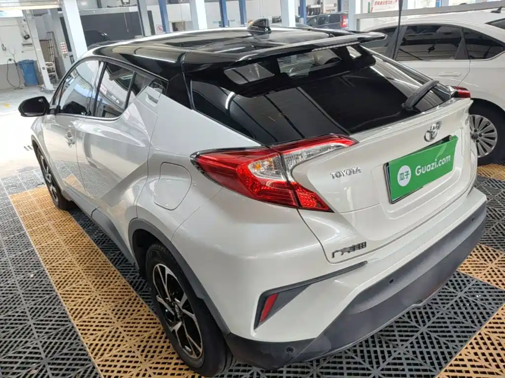 Toyota C-HR — фото 4