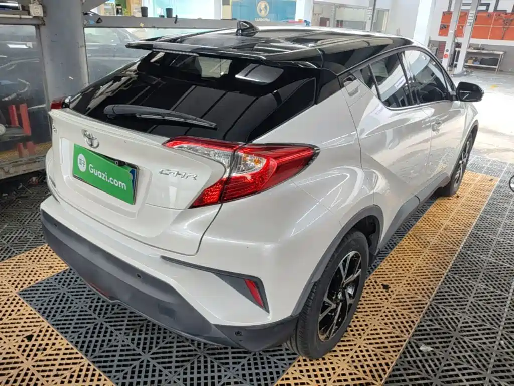Toyota C-HR — фото 6
