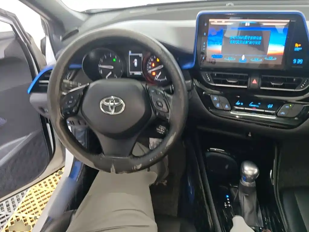 Toyota C-HR — фото 9