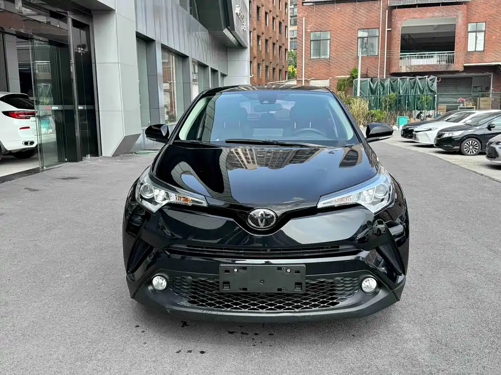 Toyota C-HR — фото 2