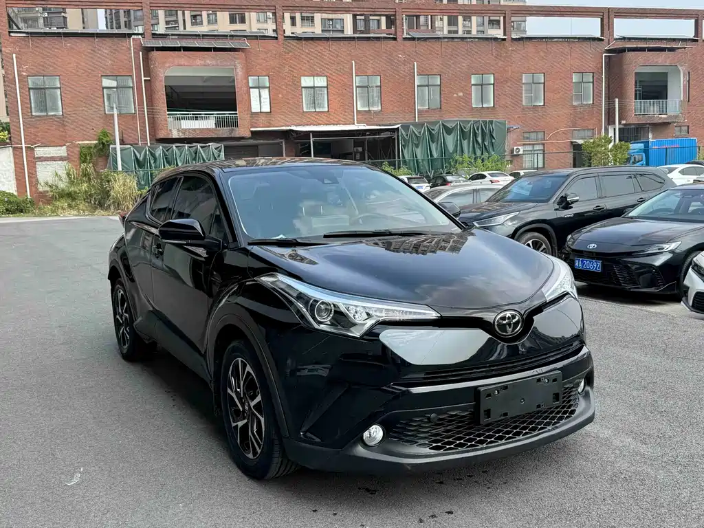Toyota C-HR — фото 3
