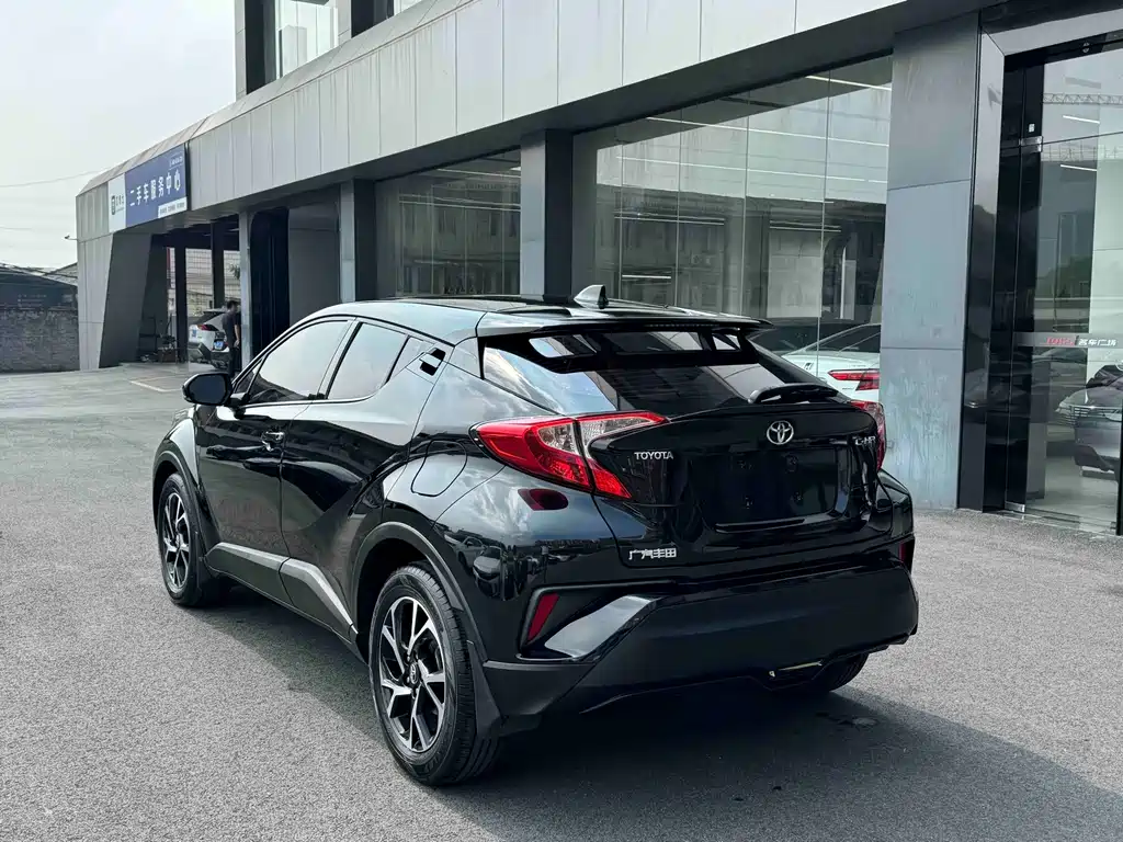 Toyota C-HR — фото 7