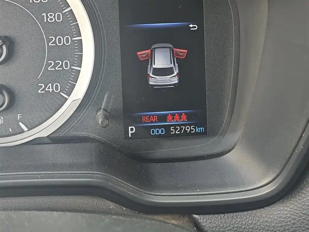Toyota Corolla Cross — фото 9