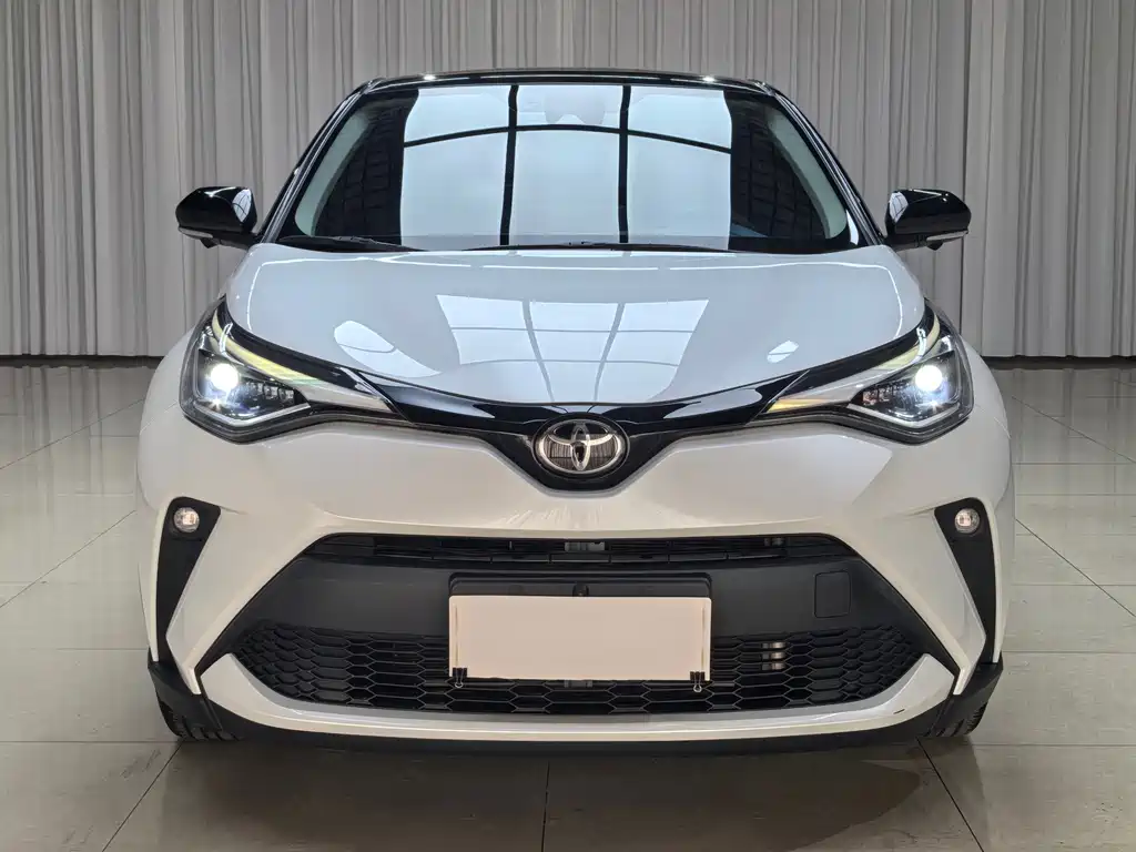 Toyota C-HR — фото 2