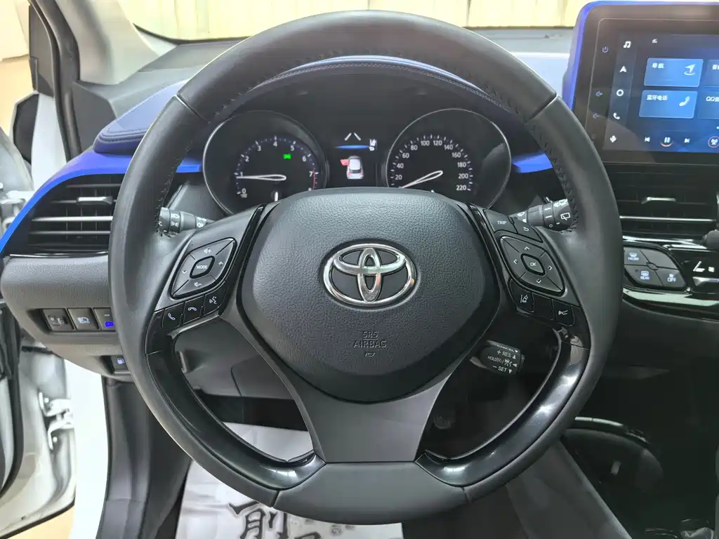Toyota C-HR — фото 14