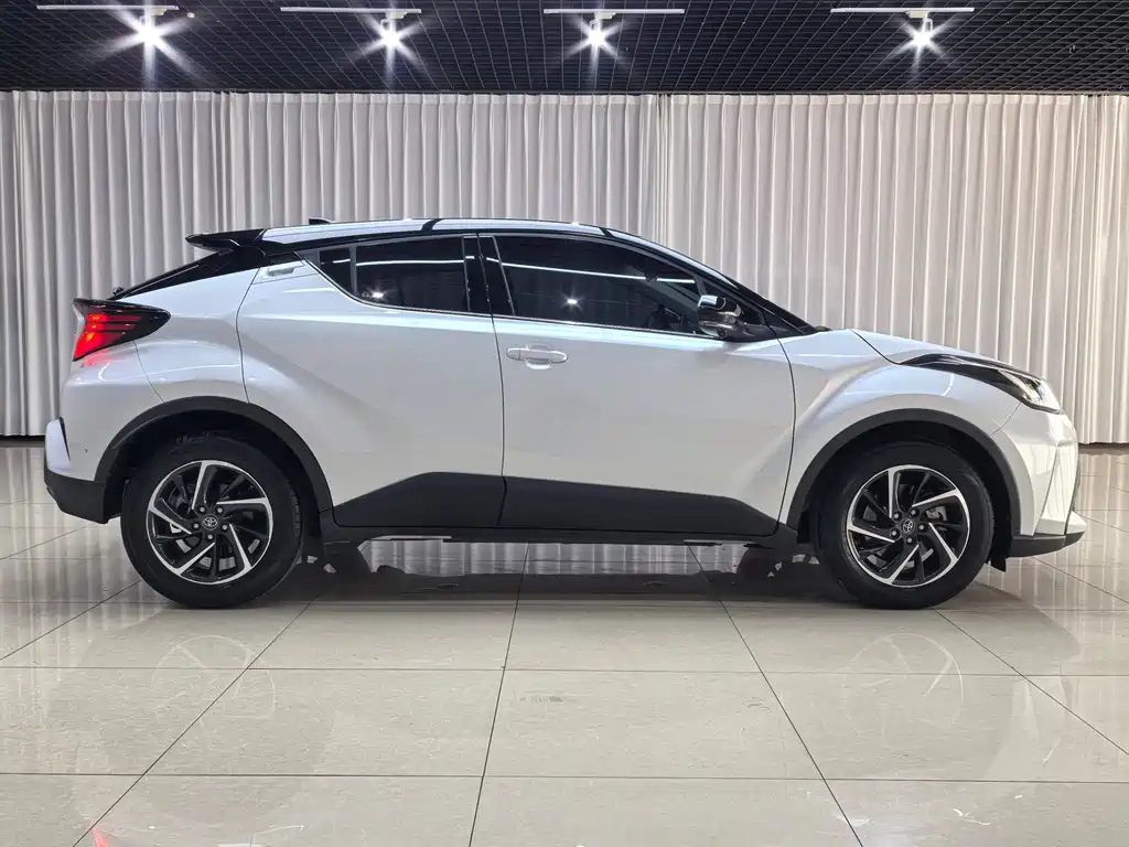 Toyota C-HR — фото 4