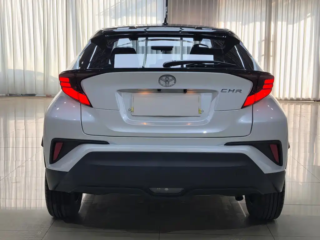 Toyota C-HR — фото 7