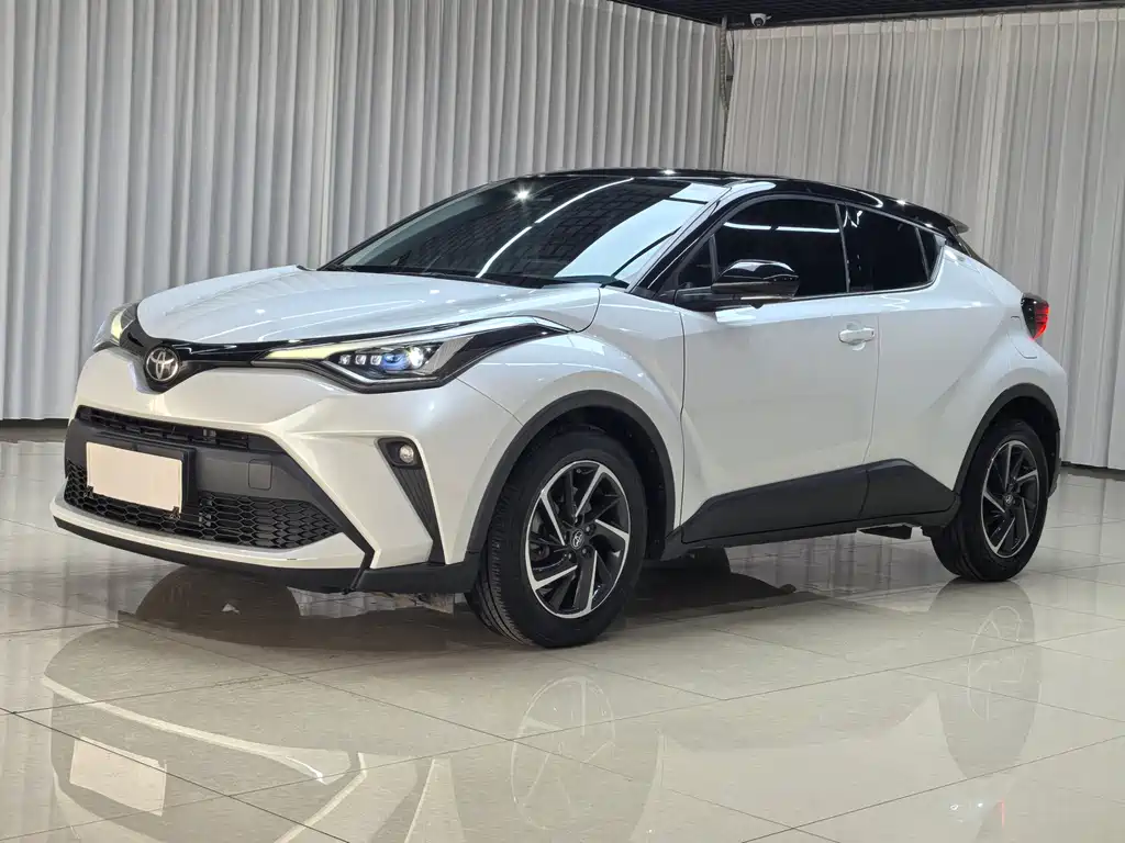 Toyota C-HR — фото 1
