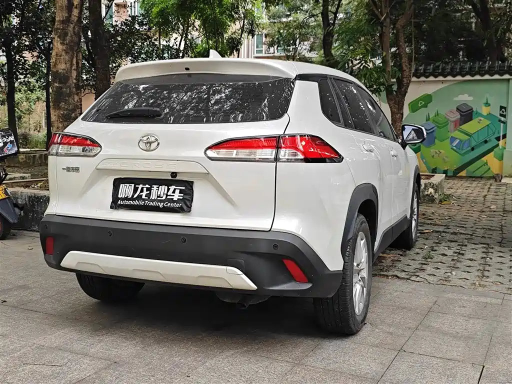 Toyota Corolla Cross — фото 9