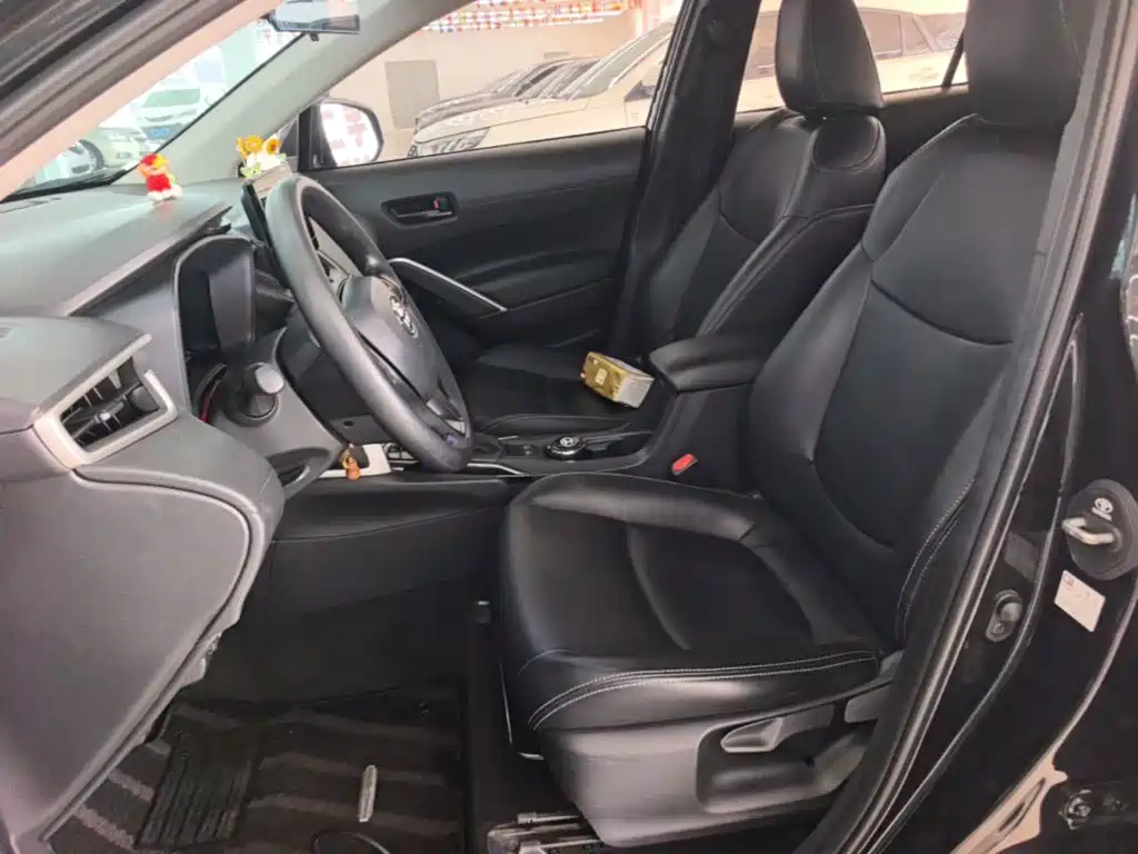 Toyota Corolla Cross — фото 14