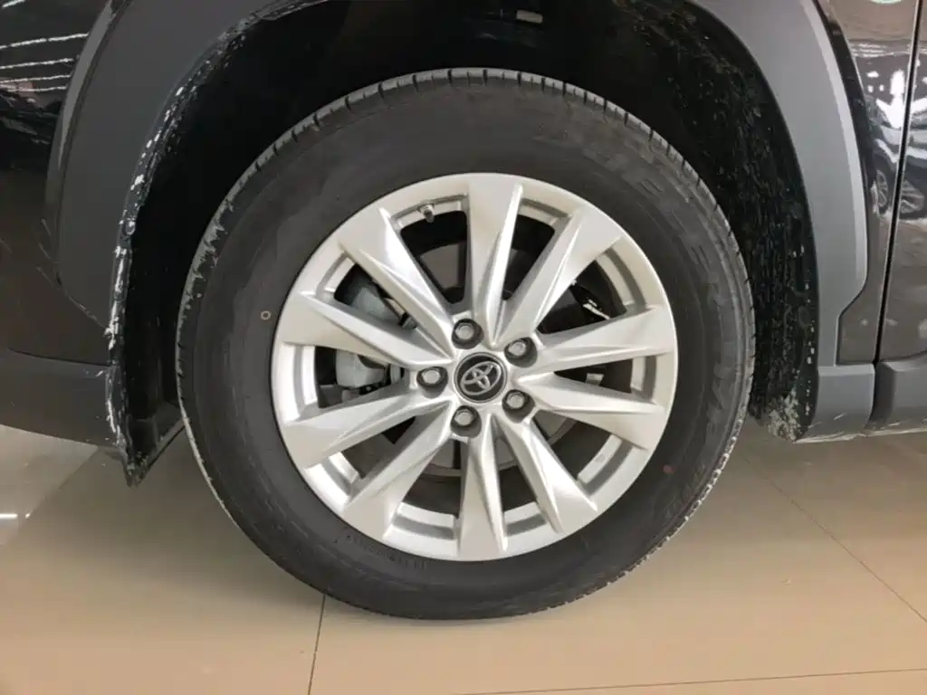 Toyota Corolla Cross — фото 22