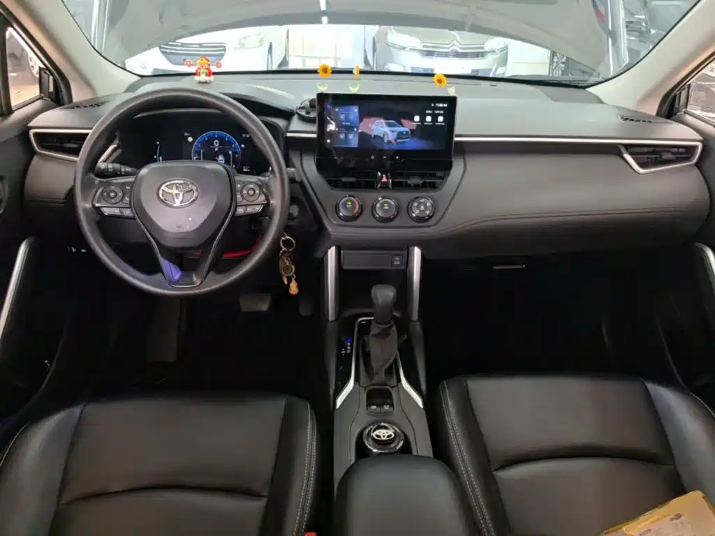 Toyota Corolla Cross — фото 9