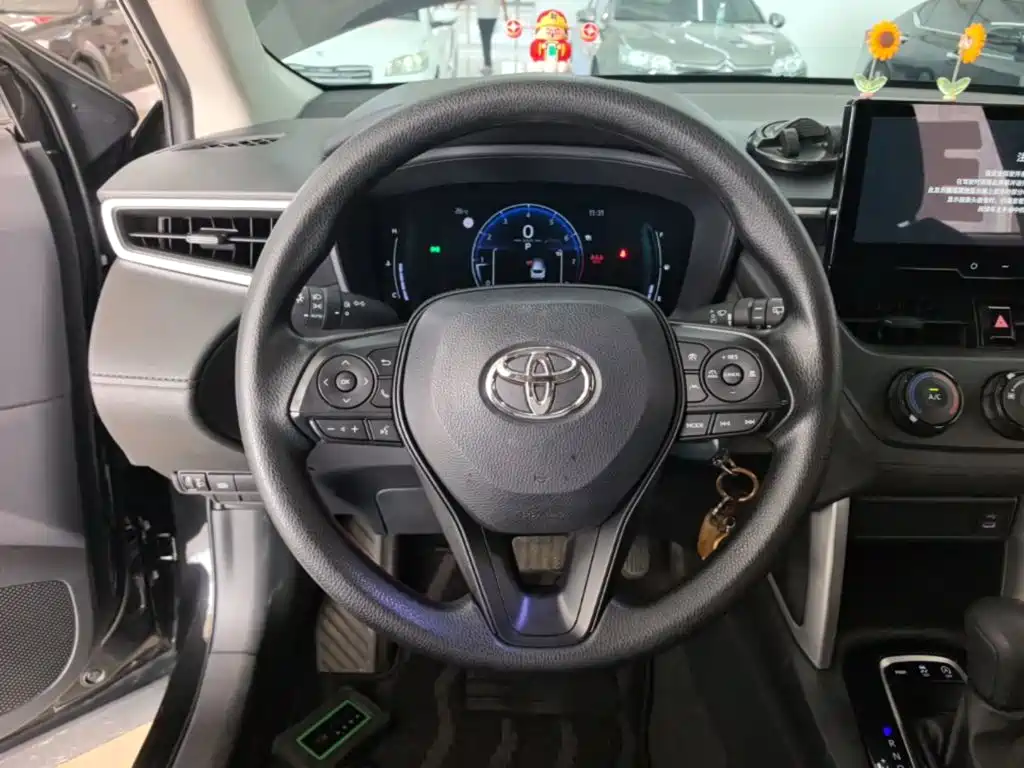 Toyota Corolla Cross — фото 10
