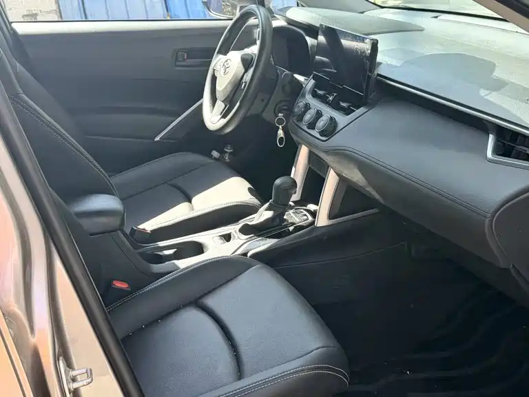 Toyota Corolla Cross — фото 9