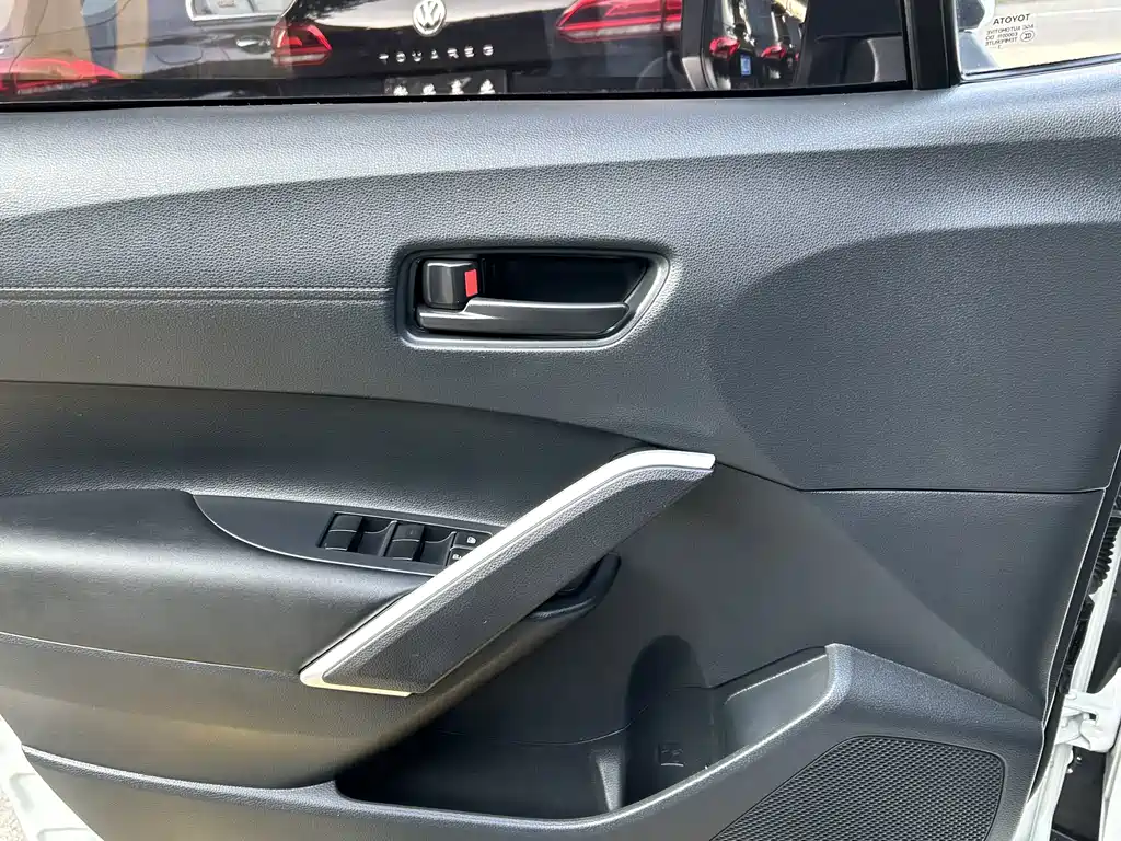 Toyota Corolla Cross — фото 11