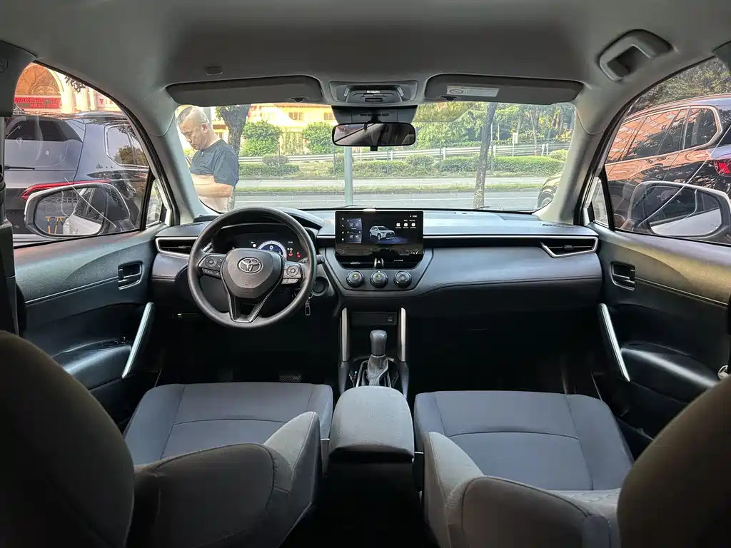 Toyota Corolla Cross — фото 7