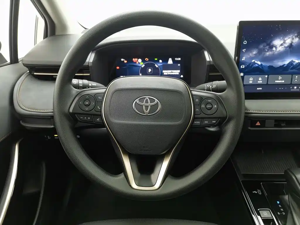 Toyota Corolla — фото 11