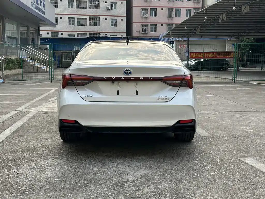 Toyota Avalon — фото 6