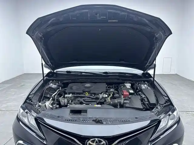 Toyota Camry — фото 14