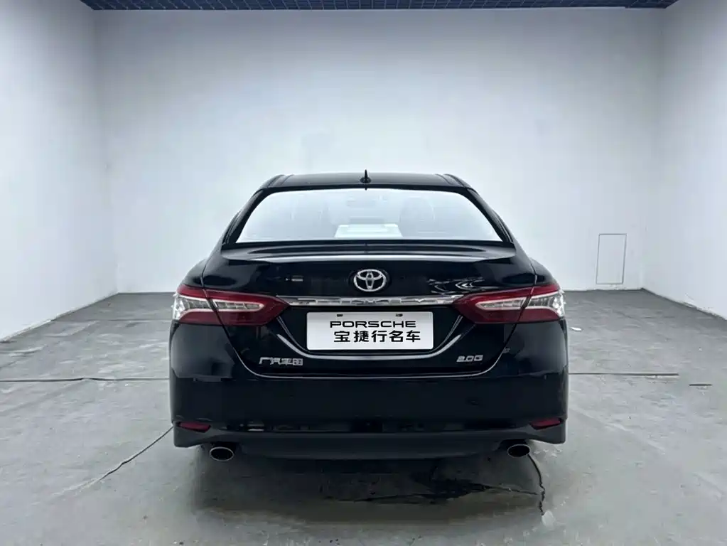 Toyota Camry — фото 6