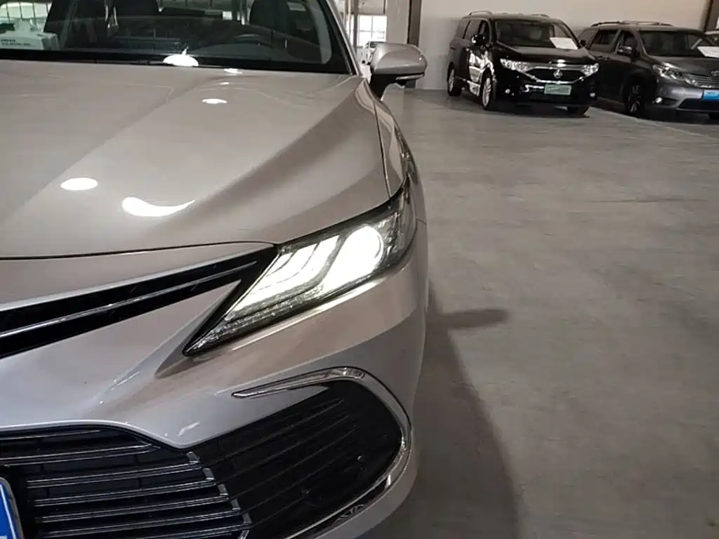 Toyota Camry — фото 23
