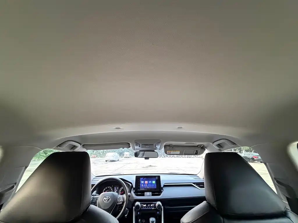 Toyota RAV4 — фото 20