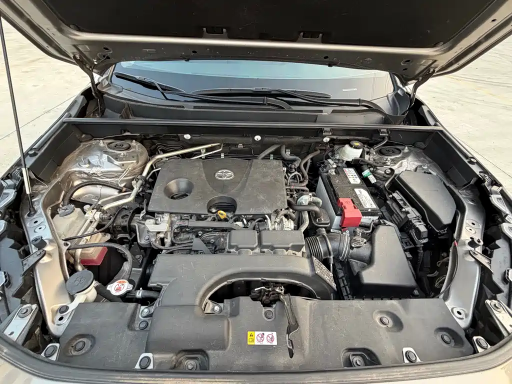Toyota RAV4 — фото 28