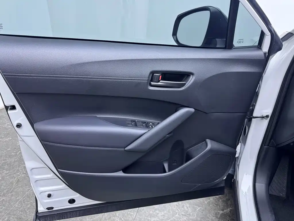 Toyota Corolla Cross — фото 8