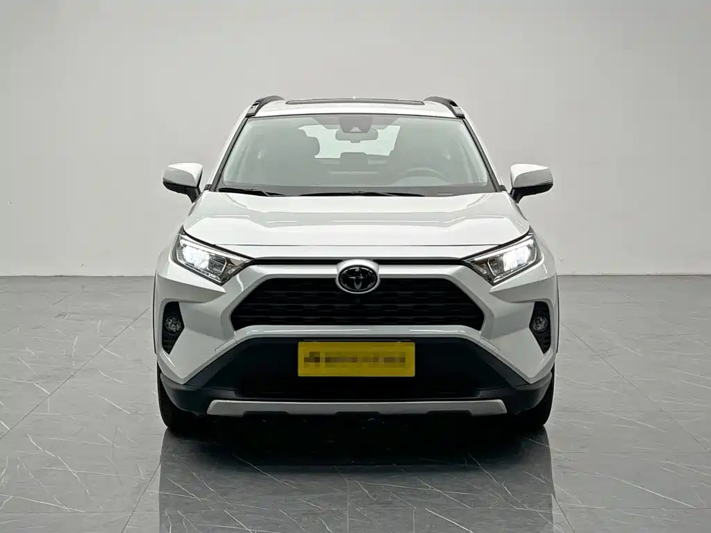 Toyota RAV4 — фото 2