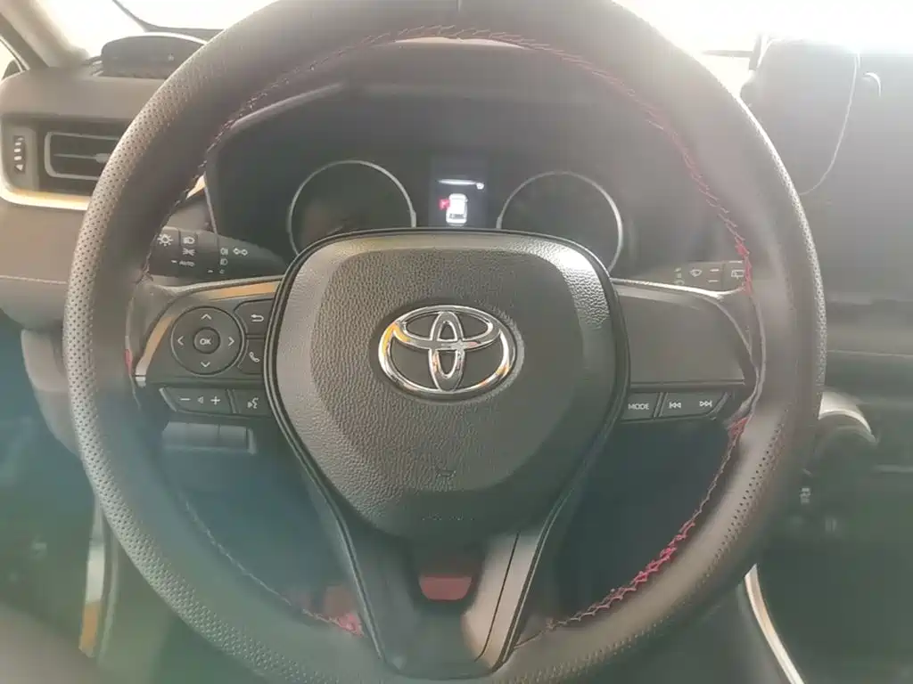 Toyota Wildlander — фото 10