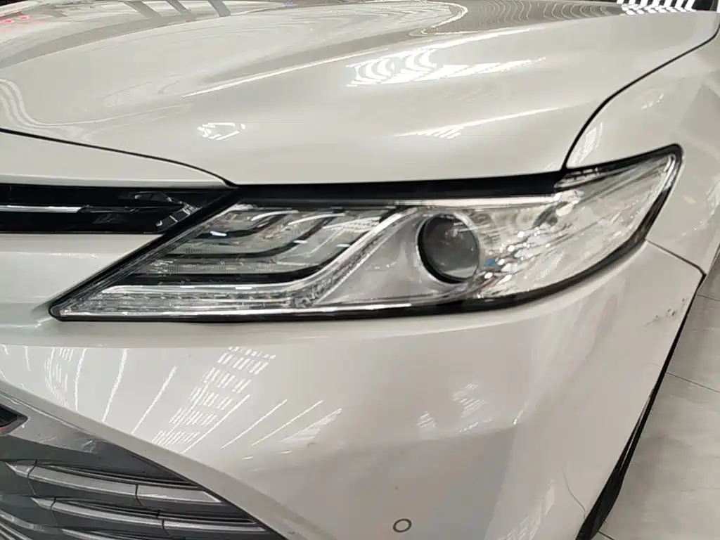 Toyota Camry — фото 23