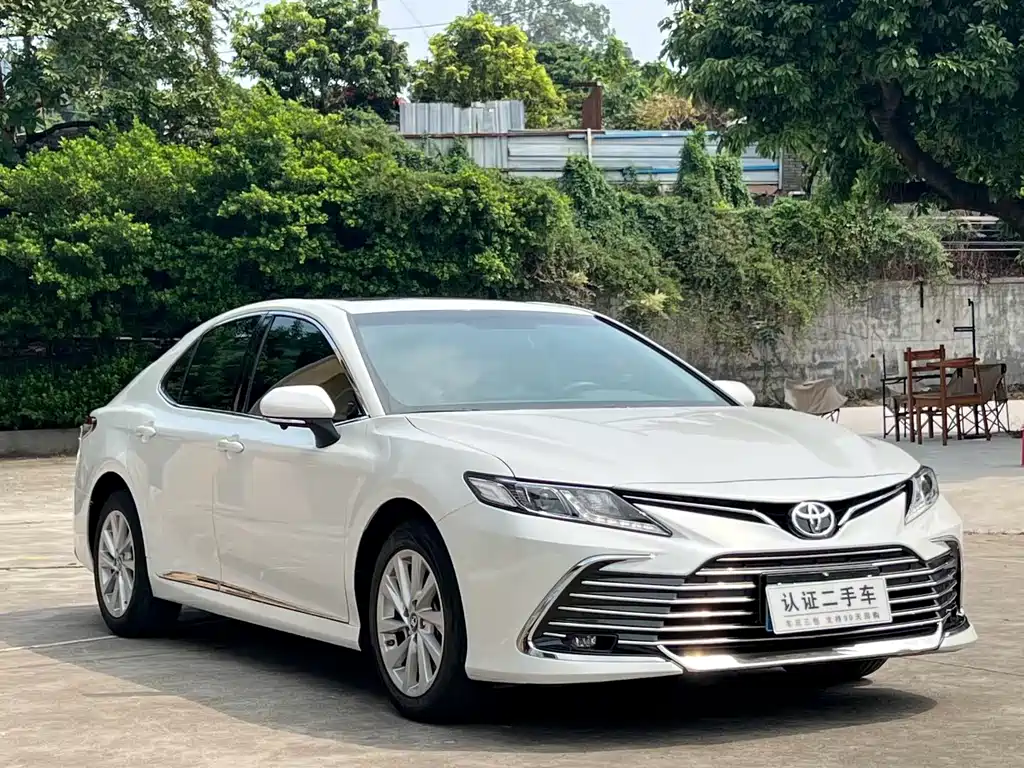 Toyota Camry — фото 3