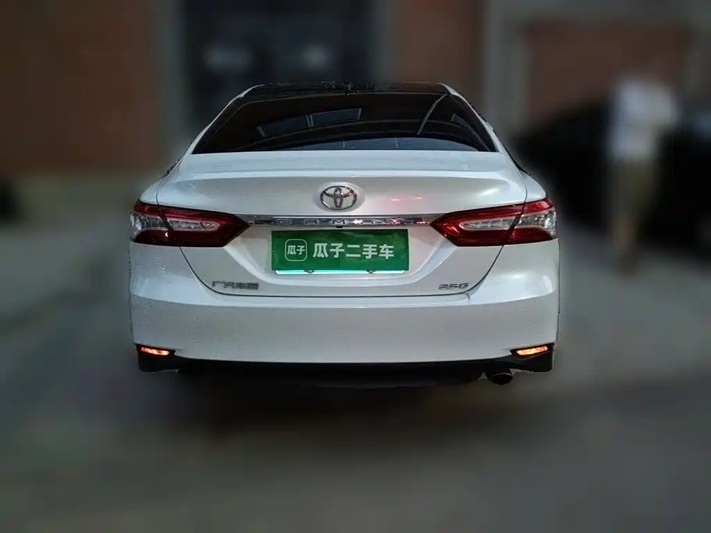 Toyota Camry — фото 3