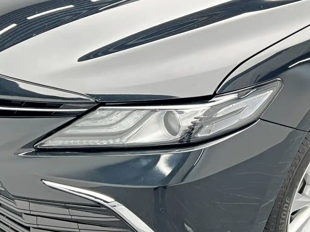 Toyota Camry — фото 10
