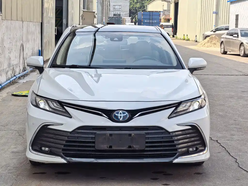 Toyota Camry — фото 3