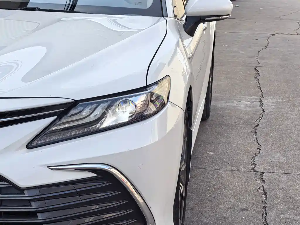Toyota Camry — фото 4
