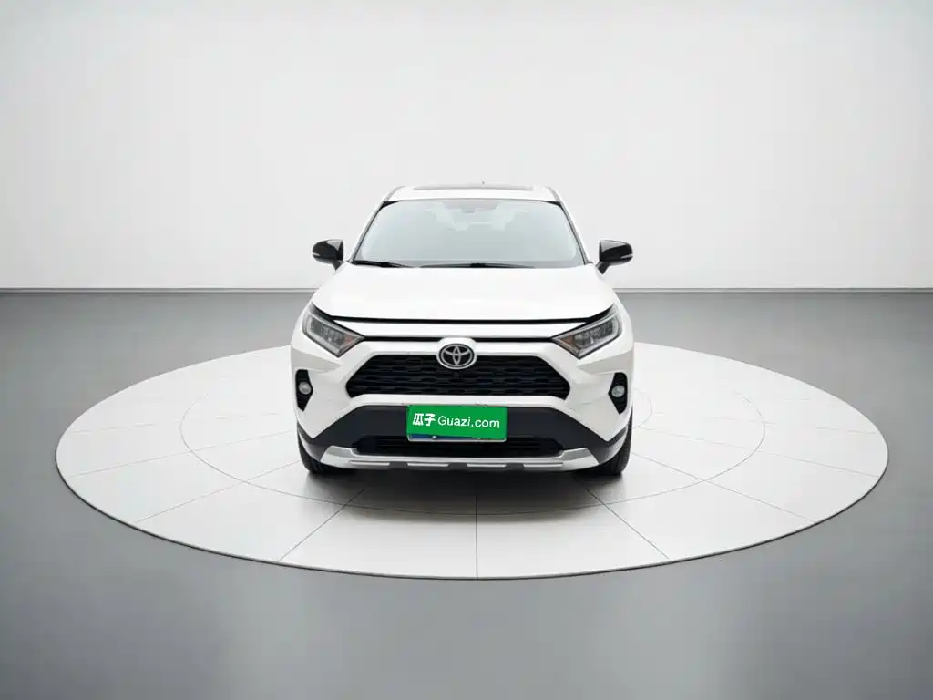 Toyota RAV4 — фото 2