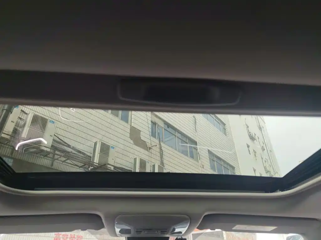Toyota RAV4 — фото 14
